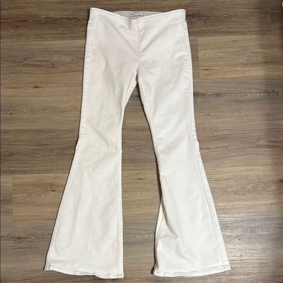 Free People Denim - Free People Cream PENNY Pullon Stretch Flare Pants WORN ONCE
